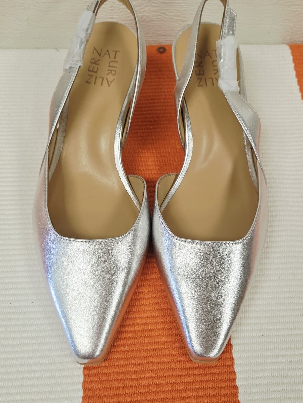 Naturalizer 7.5 Wide Silver Pointed Toe Slingback Heels - Women's - Picture 8 of 10